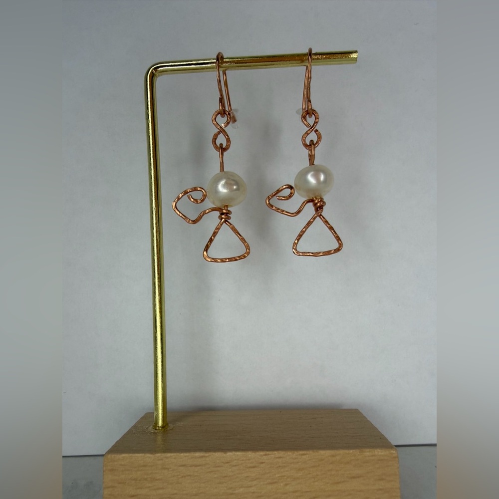 Hammered Design Pearl Earrings